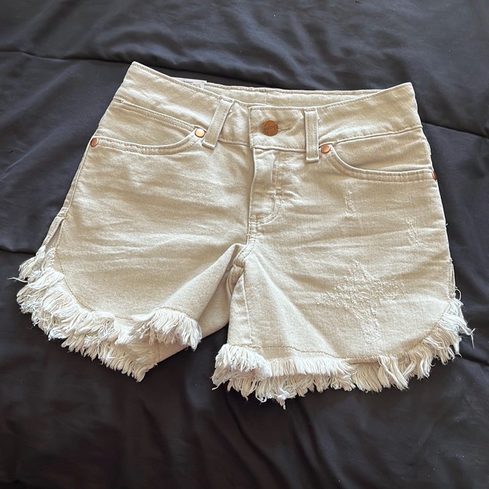 NWT Wrangler khaki color distressed cut off denim shorts, size 0.